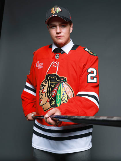 Anton Frondell redo att uppnå NHL-drömmen med Blackhawks