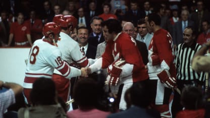 2 septembre : Premier match de la Série du siècle